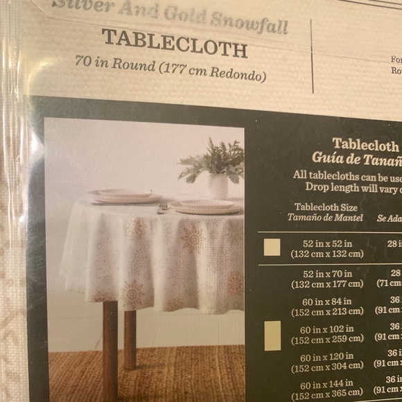 Bee & Willow Silver & Gold Snowfall Snowflakes Table Cloth NEW - Picture 1 of 3